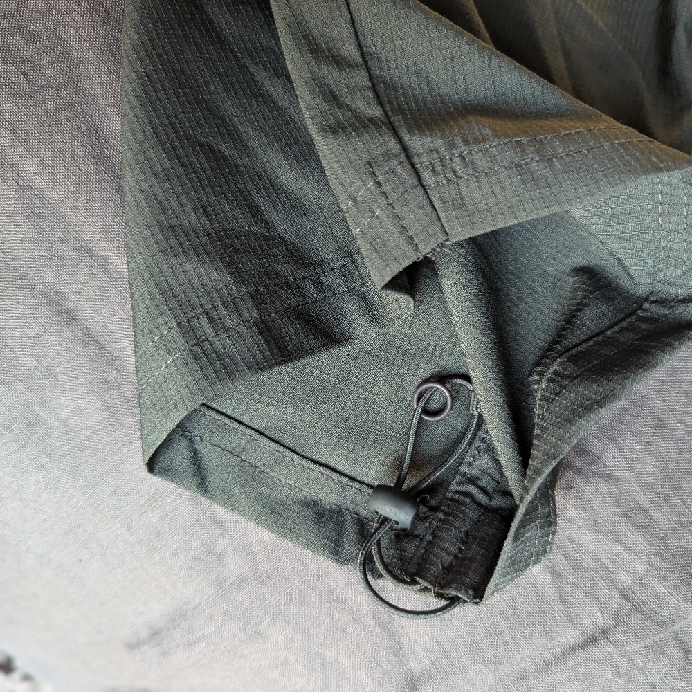 Eddie Bauer Women’s Rapids Capri Pants Lightweight-olive green- Size: XL-NWT